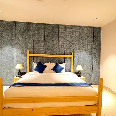 V Hotels And Resorts Chirala Extérieur photo