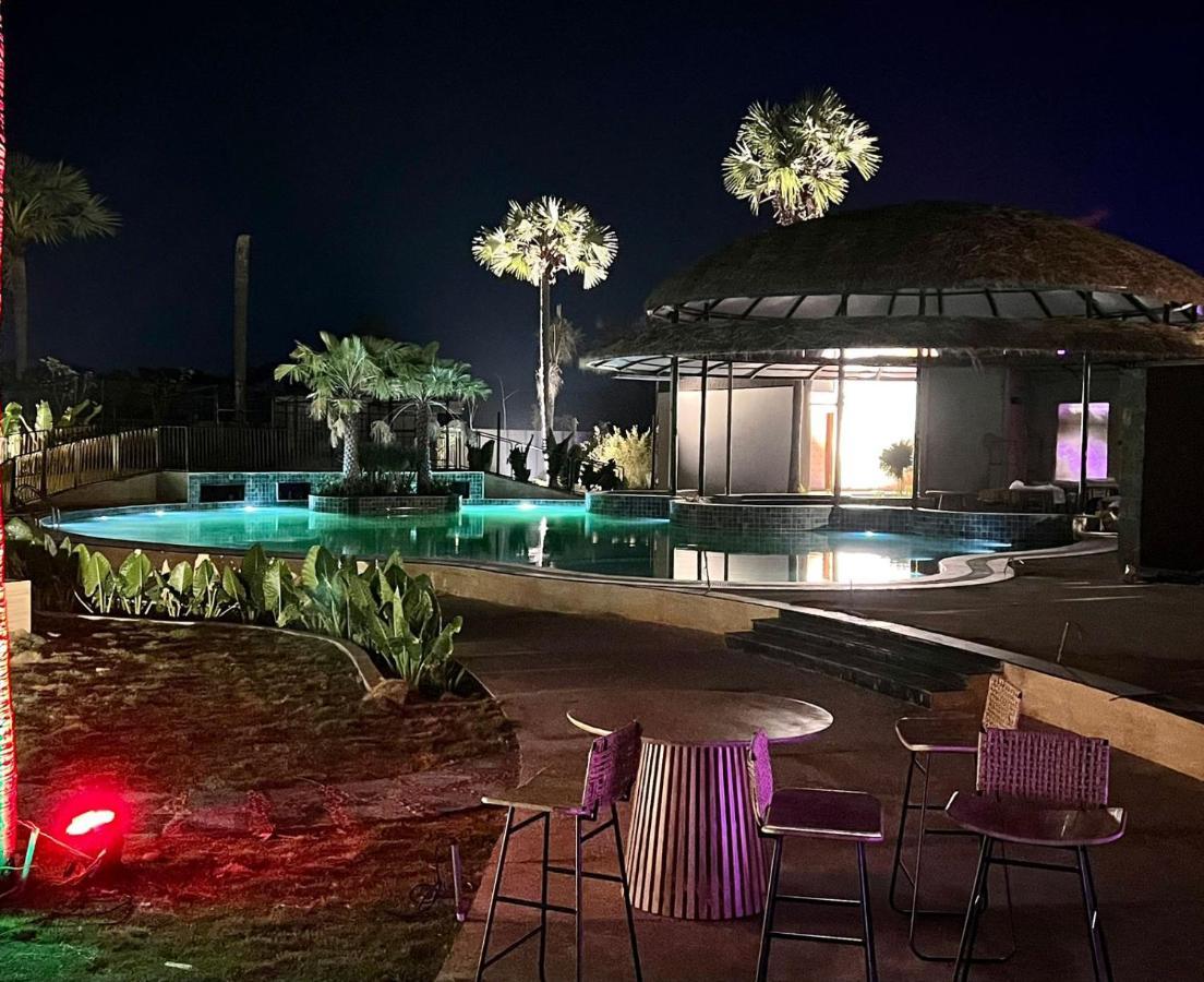 V Hotels And Resorts Chirala Extérieur photo