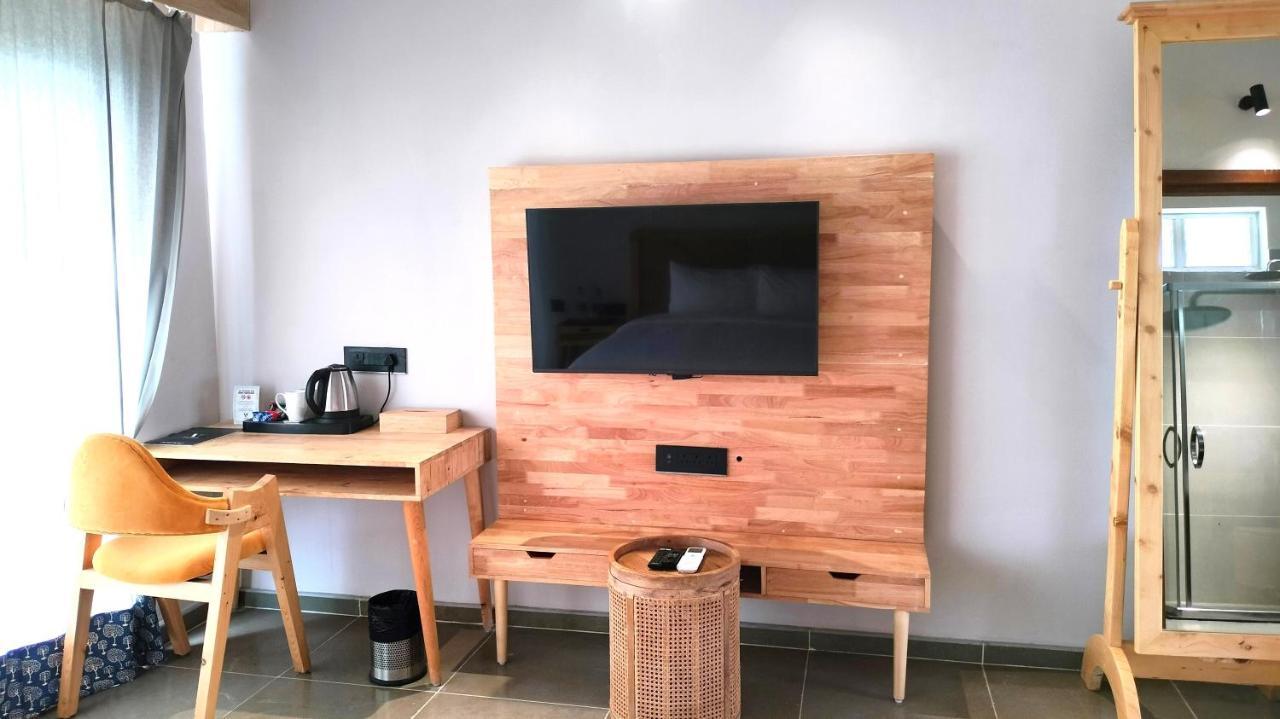 V Hotels And Resorts Chirala Extérieur photo
