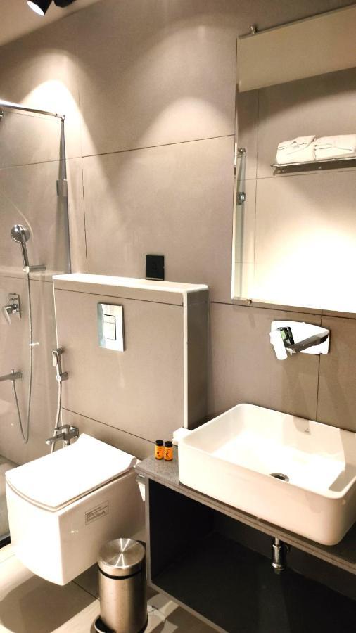 V Hotels And Resorts Chirala Extérieur photo